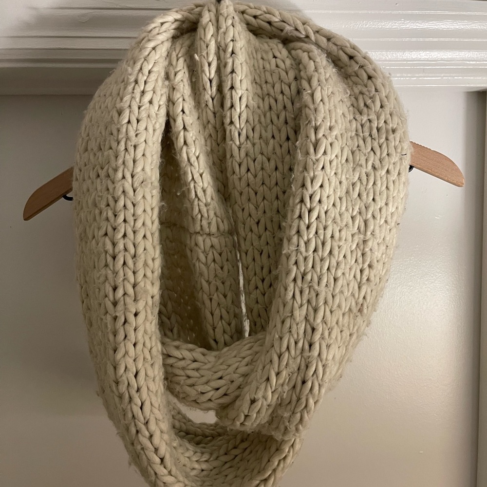 Chunky Knit Infinity Scarf